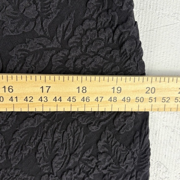 URU Designer V-neck Black Textured Silk Blouse Floral Print 100% Silk USA Made M - Picture 6 of 10